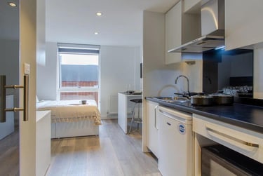 1 bed studio, Curzon Street, Hockley, Nottingham, NG31BE - Image 2